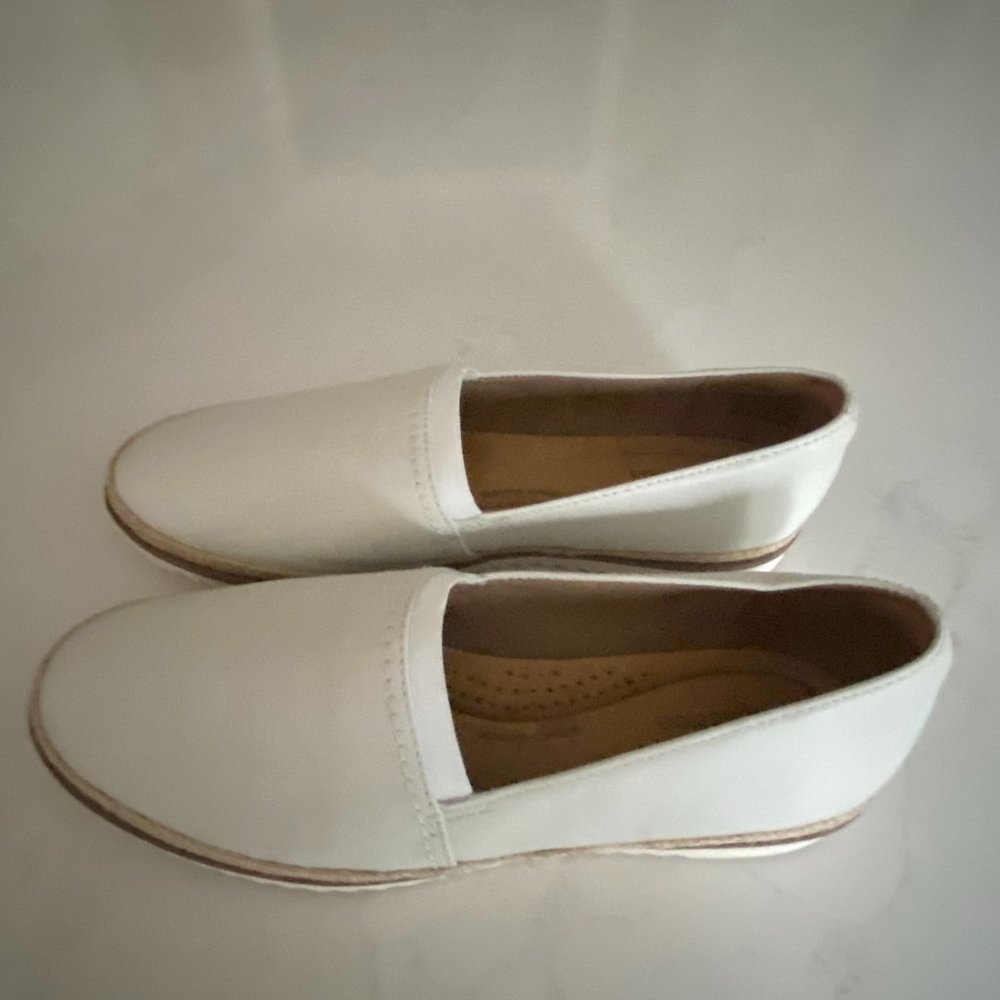 Clarks Espadrilles 8.5-Serena Paige White